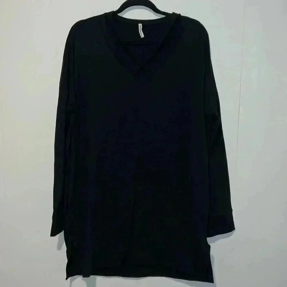 Beeson River Plus Women’s Long Sleeve Black Top A2